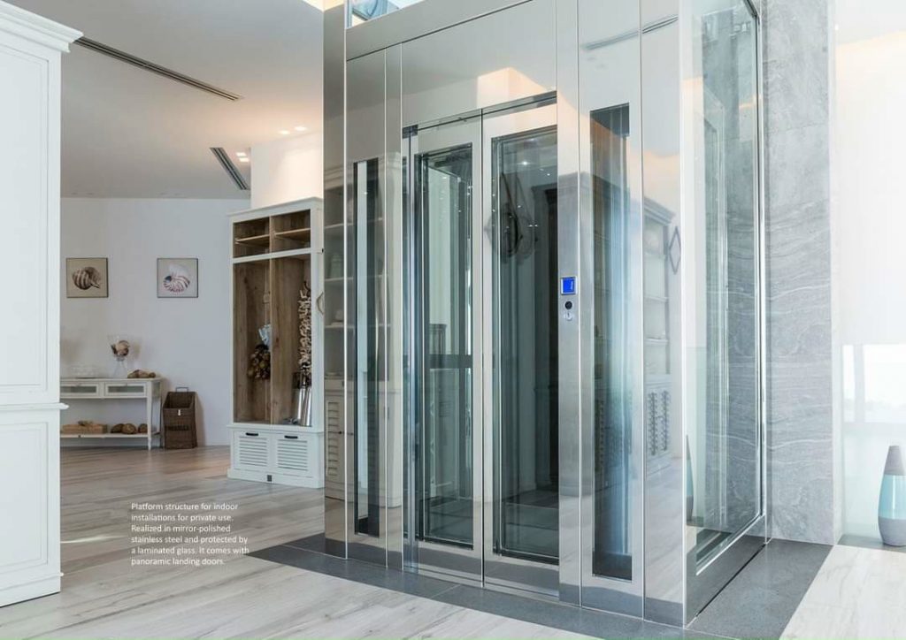 thang máy cửa kính