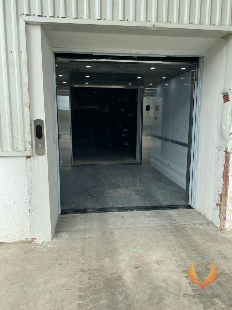 lắp đặt thang máy tải hàng